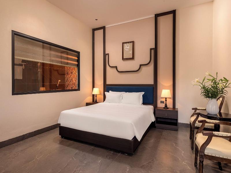 Tam Coc Center Luxury Hotel & Villa image