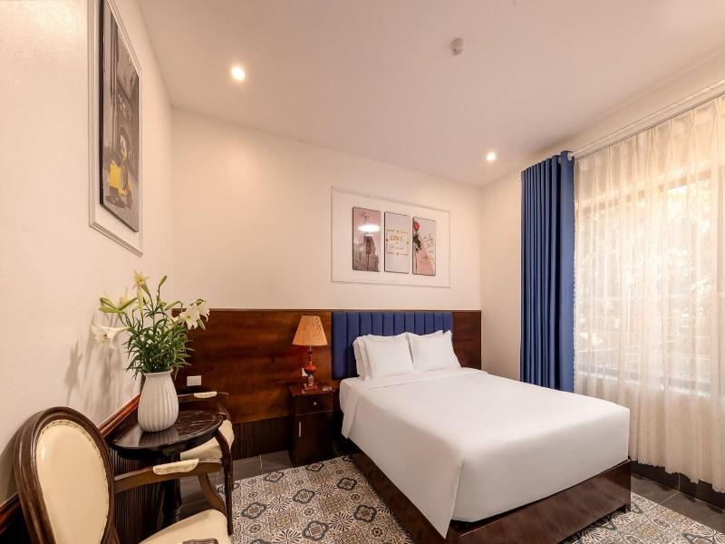 Tam Coc Center Luxury Hotel & Villa image
