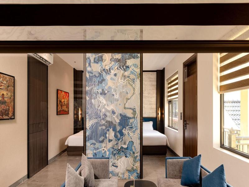 Tam Coc Center Luxury Hotel & Villa image