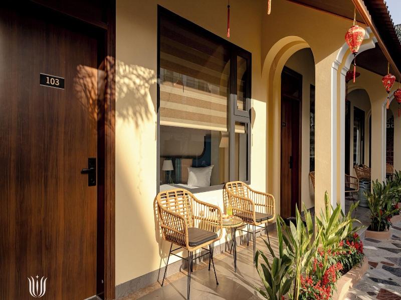 Tam Coc Center Luxury Hotel & Villa image