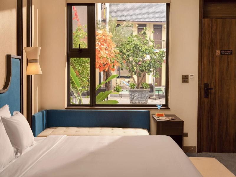 Tam Coc Center Luxury Hotel & Villa image