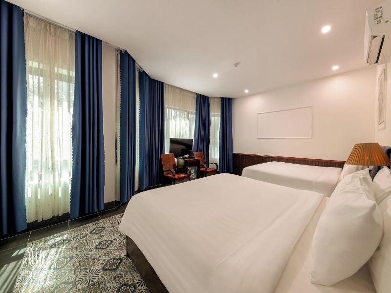 Tam Coc Center Luxury Hotel & Villa image
