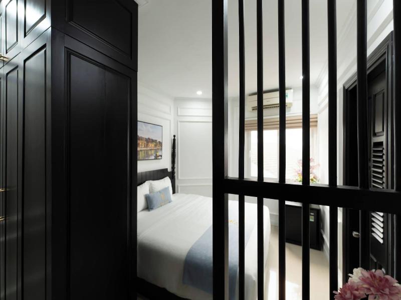 Elegant Hotel image