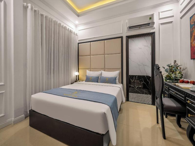 Elegant Hotel image