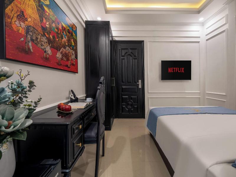 Elegant Hotel image