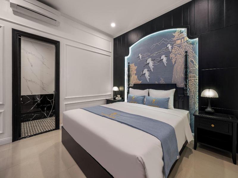 Elegant Hotel image