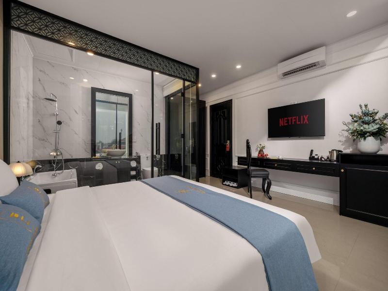 Elegant Hotel image