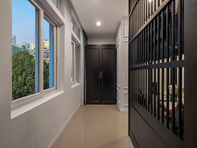 Elegant Hotel image