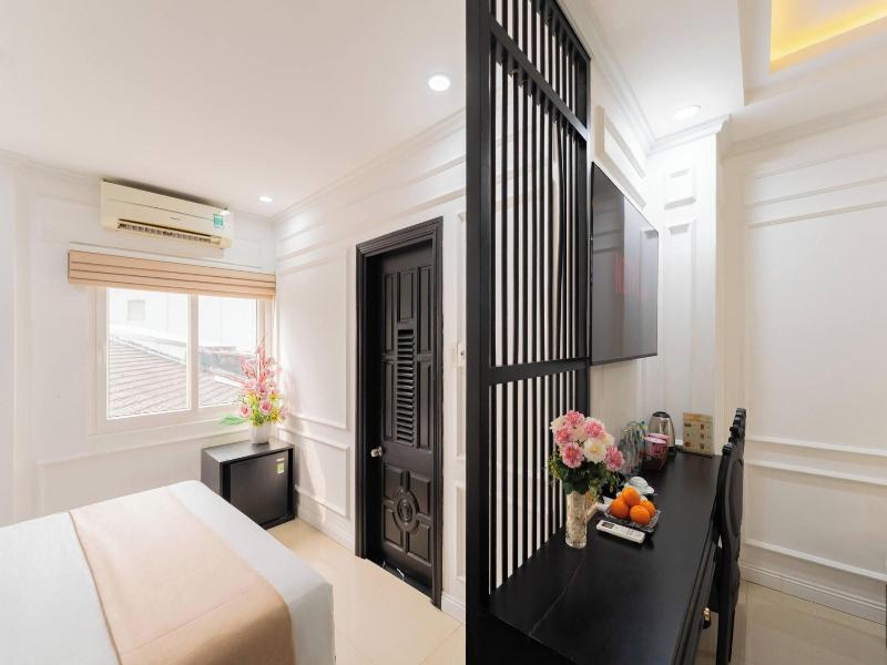 Elegant Hotel image