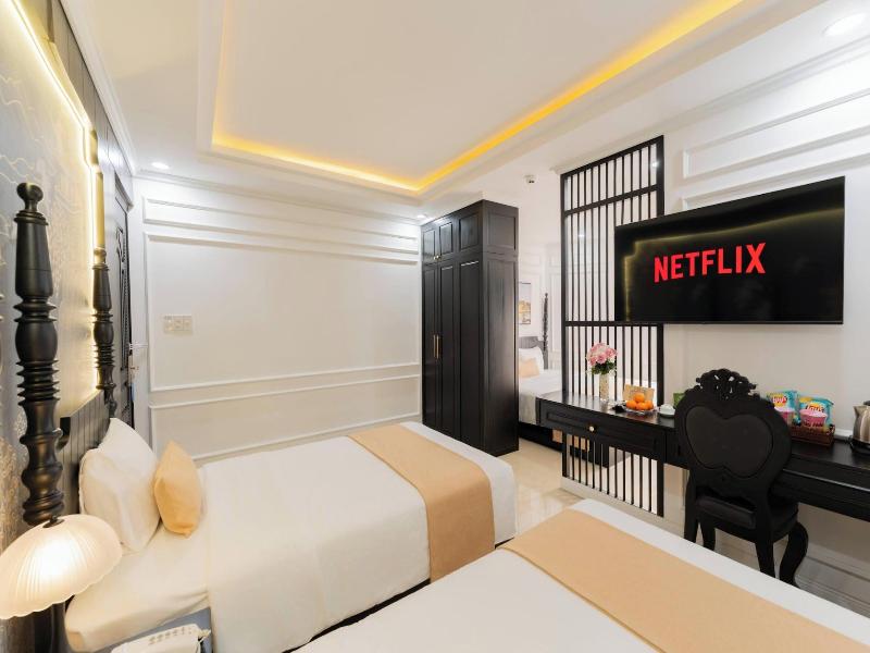 Elegant Hotel image