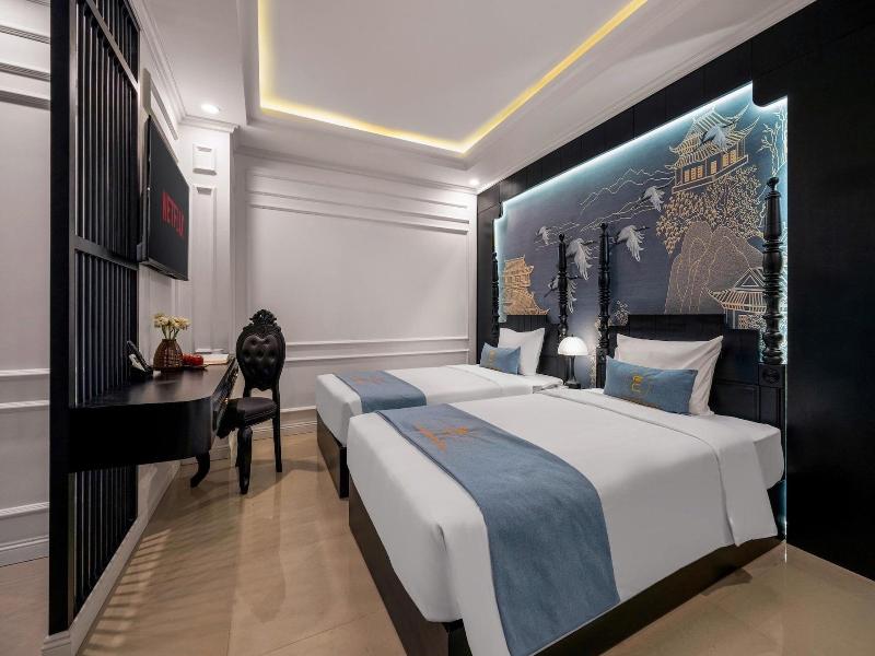 Elegant Hotel image