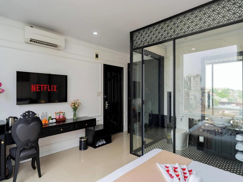 Elegant Hotel image