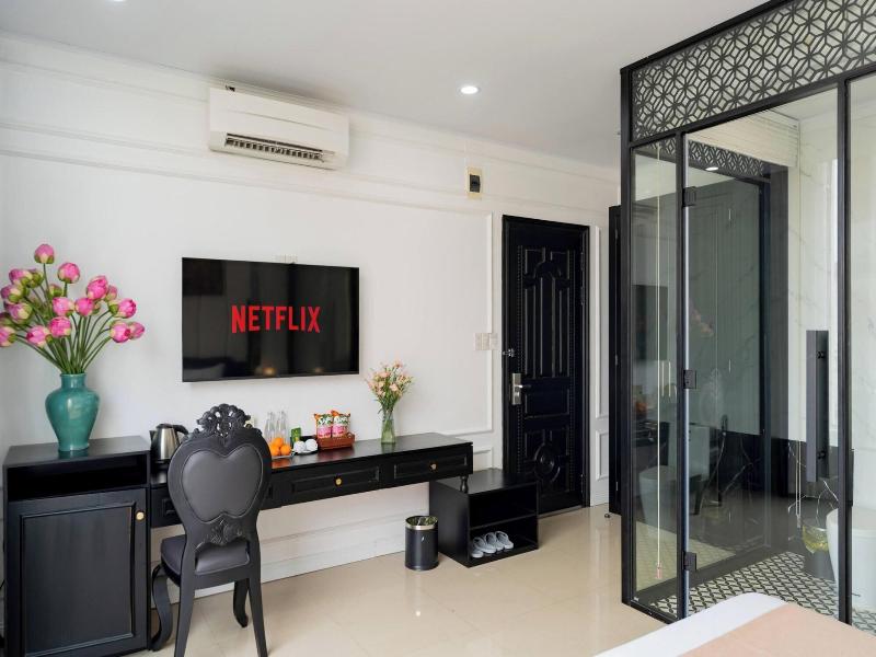 Elegant Hotel image