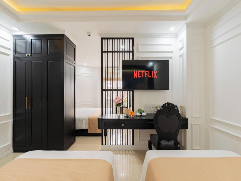 Elegant Hotel image