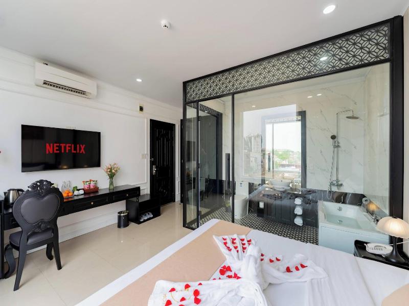 Elegant Hotel image