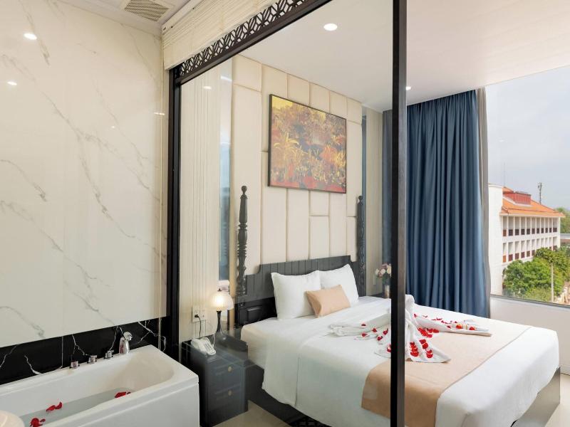 Elegant Hotel image