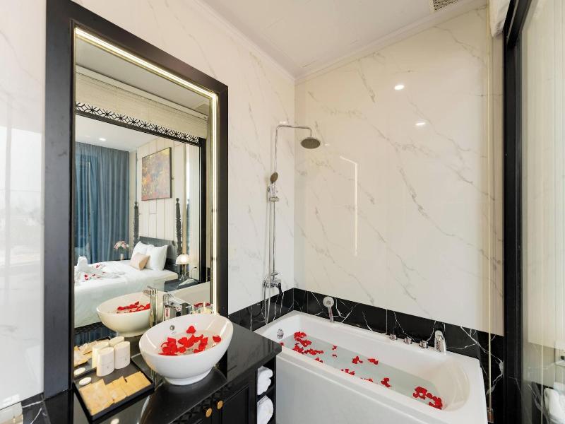 Elegant Hotel image