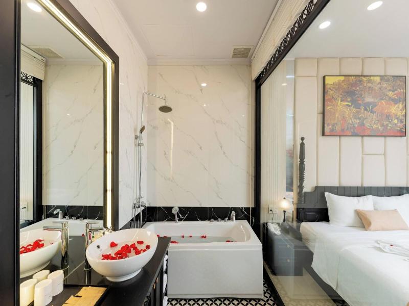 Elegant Hotel image