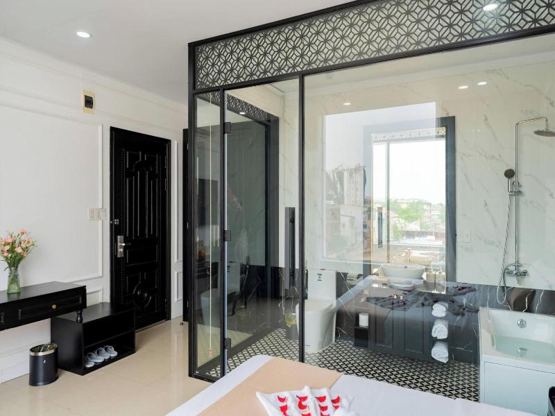 Elegant Hotel image