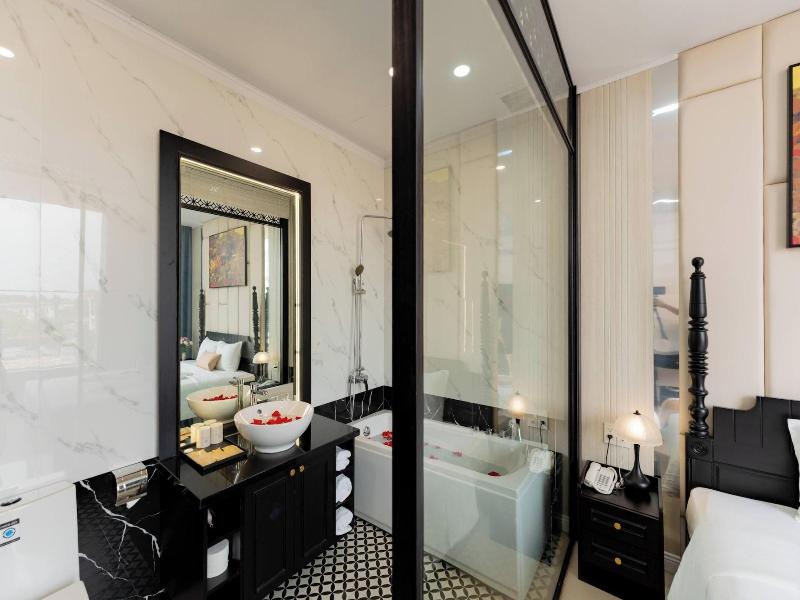 Elegant Hotel image