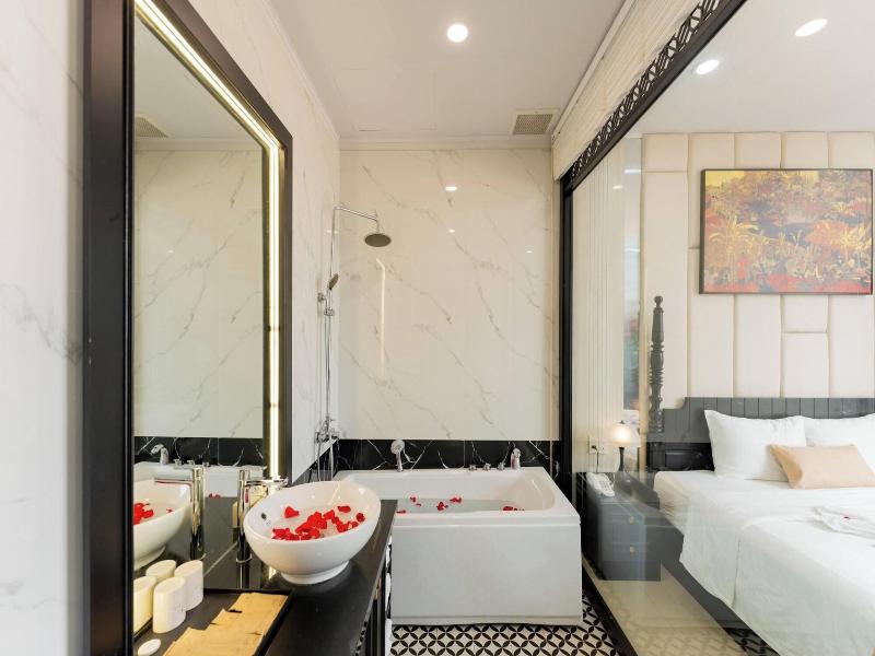 Elegant Hotel image