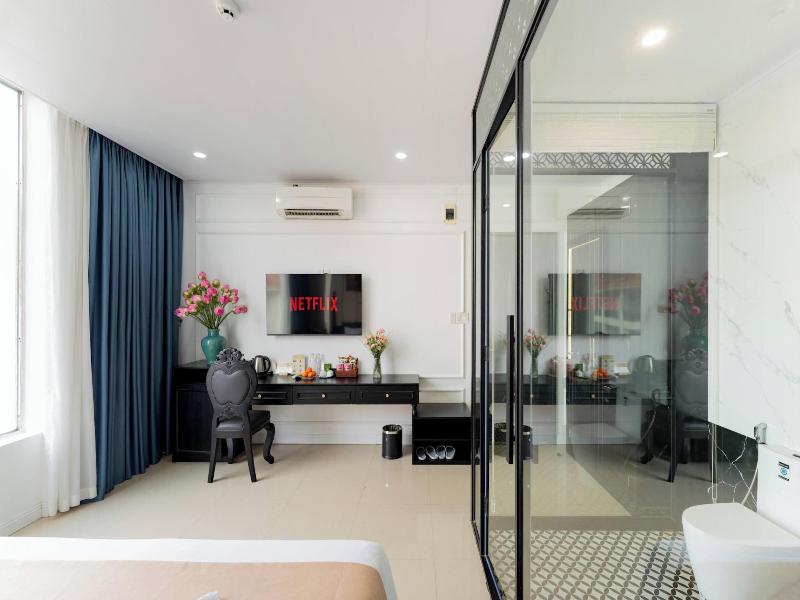 Elegant Hotel image