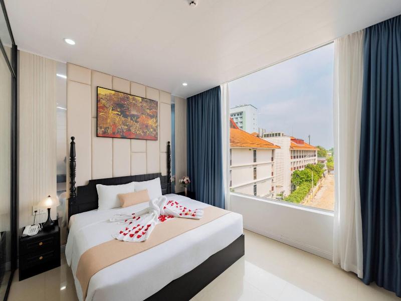 Elegant Hotel image