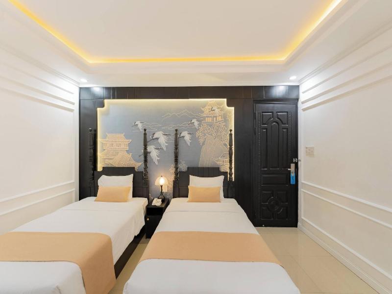 Elegant Hotel image