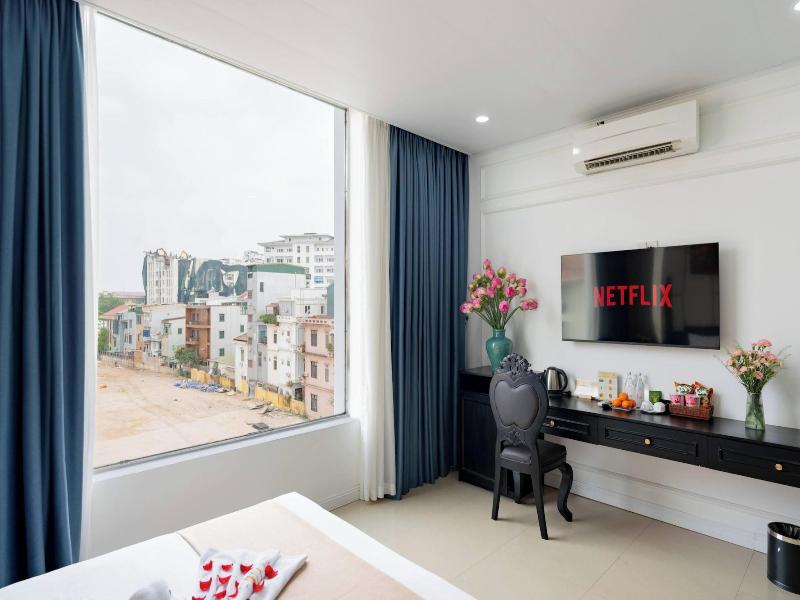 Elegant Hotel image