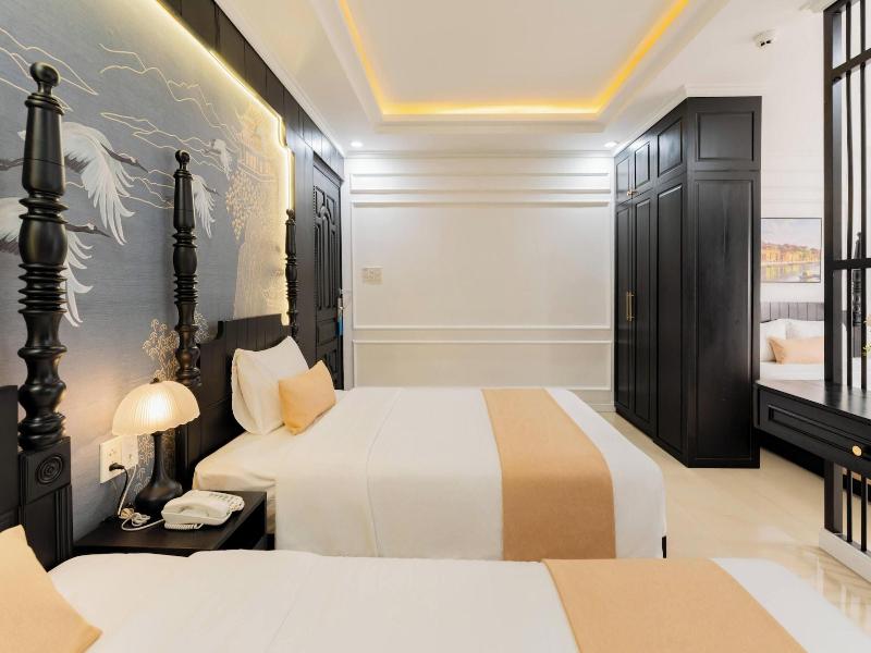 Elegant Hotel image