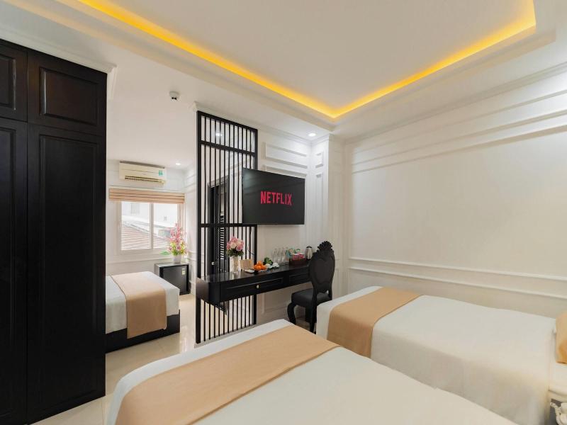 Elegant Hotel image