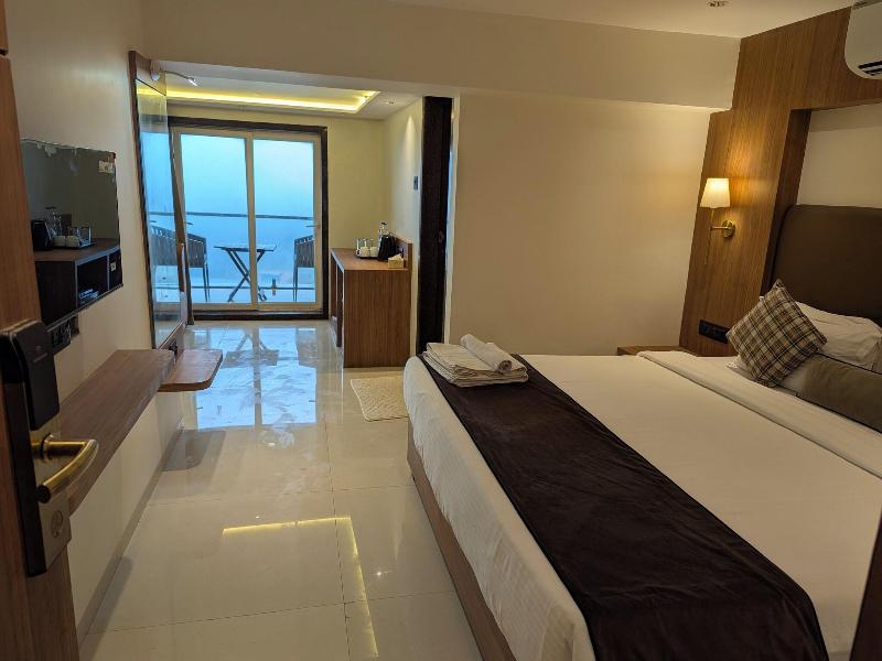 Savyasaachii Hotel, Mahabaleshwar - Pure Veg