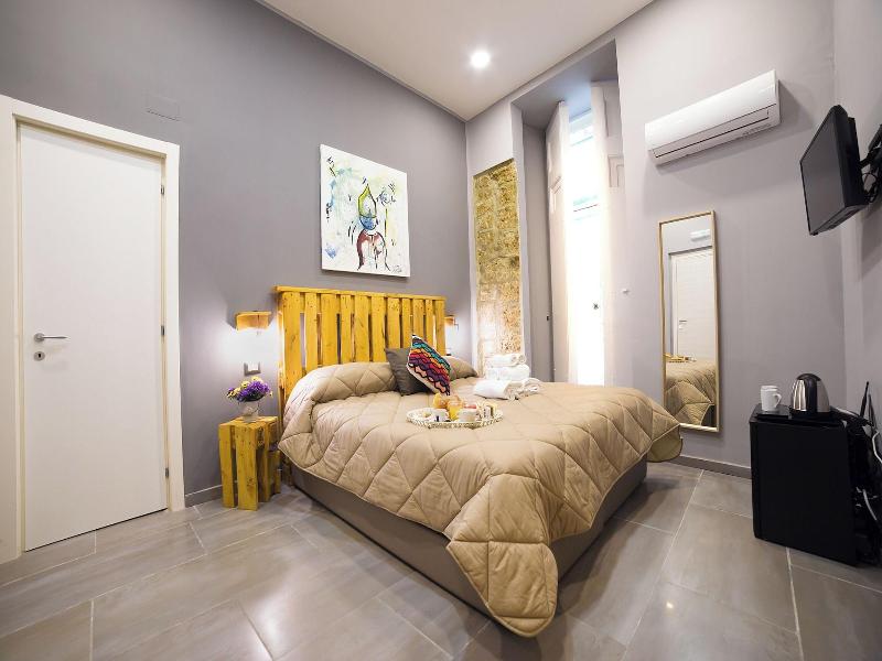 Toledo H. Napoli Centro By Clapa Group Dislocate image