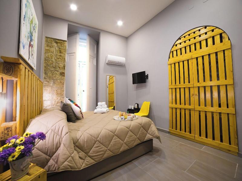 Toledo H. Napoli Centro By Clapa Group Dislocate image
