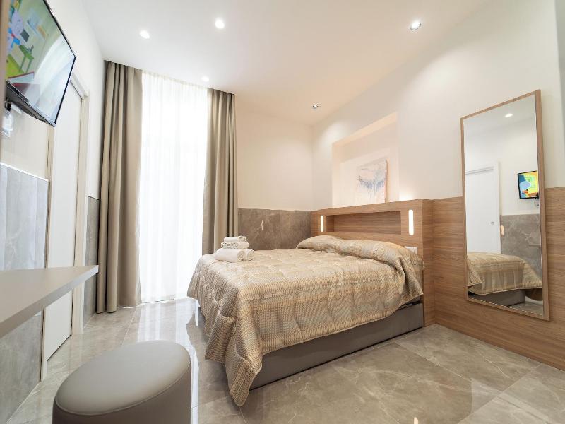 Toledo H. Napoli Centro By Clapa Group Dislocate image