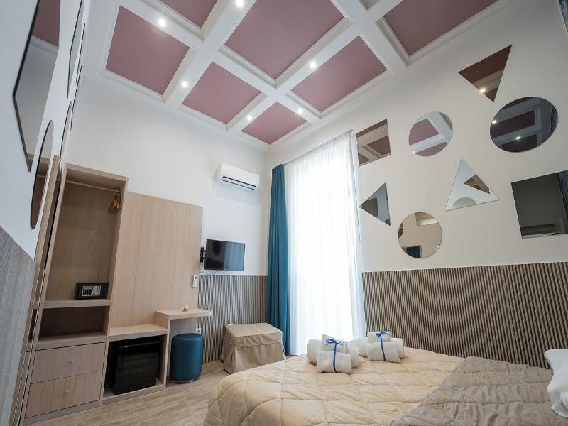 Medina H. Napoli Centro By Clapa Group Dislocate image