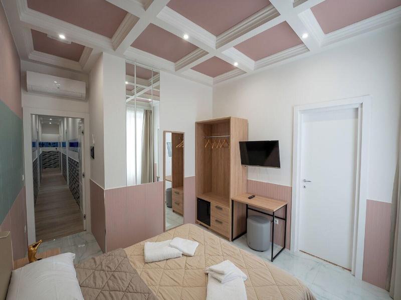 Medina H. Napoli Centro By Clapa Group Dislocate image