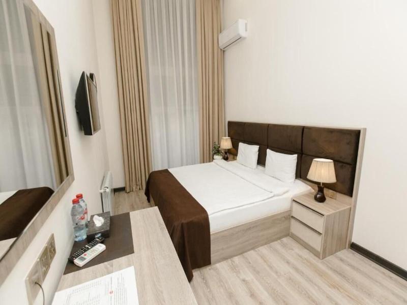 Deluxe Hotel By Zorge Street image