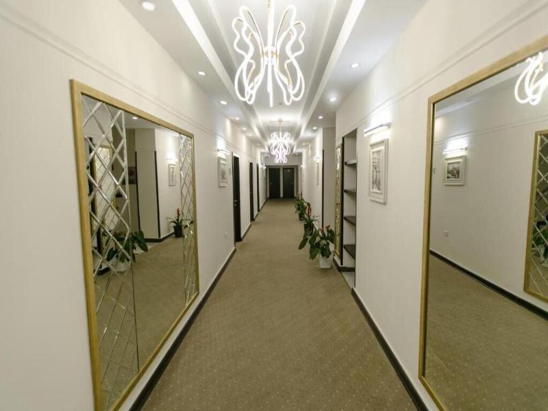 Deluxe Hotel By Zorge Street image