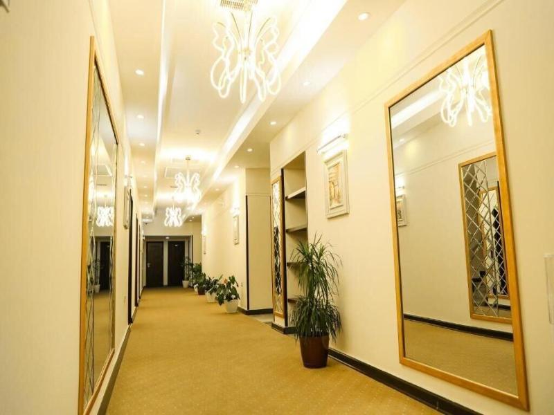 Deluxe Hotel By Zorge Street image