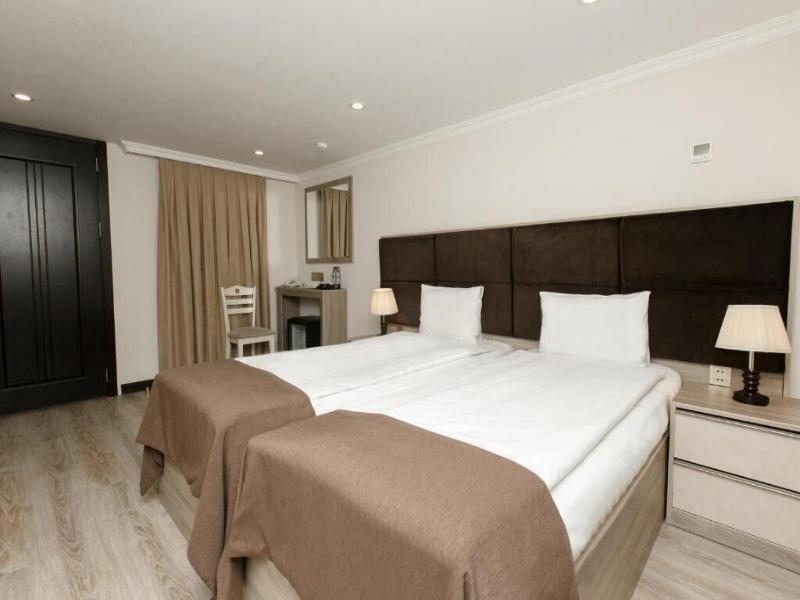 Deluxe Hotel By Zorge Street image