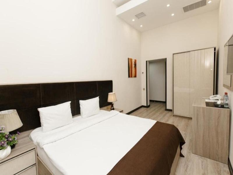 Deluxe Hotel By Zorge Street image