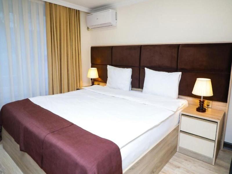 Deluxe Hotel By Zorge Street image
