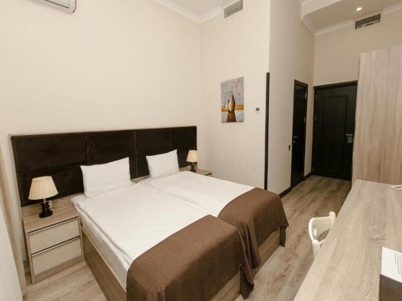 Deluxe Hotel By Zorge Street image