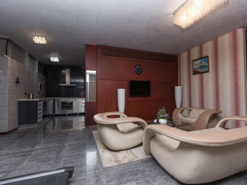 Deluxe Hotel By Zorge Street image