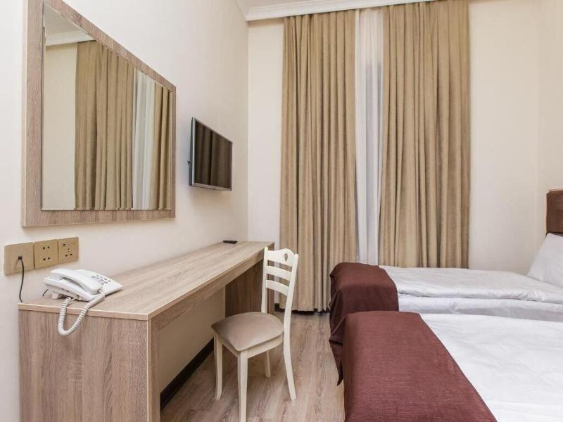 Deluxe Hotel By Zorge Street image