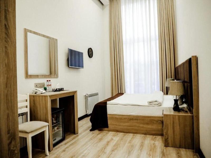 Deluxe Hotel By Zorge Street image