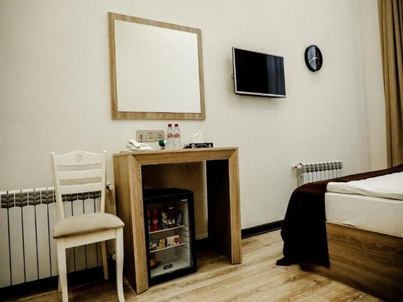 Deluxe Hotel By Zorge Street image