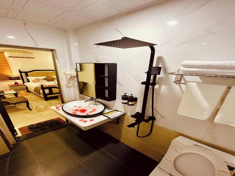 Nam Cuong X Hotel image