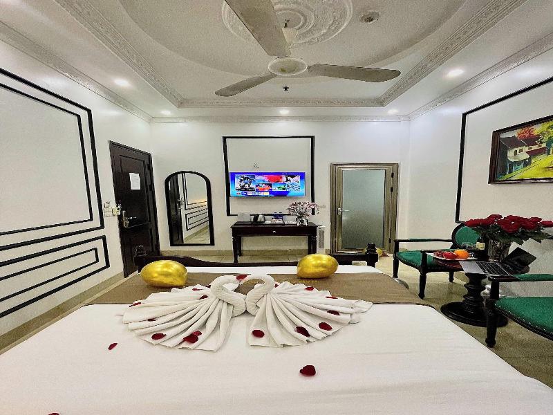 Nam Cuong X Hotel image
